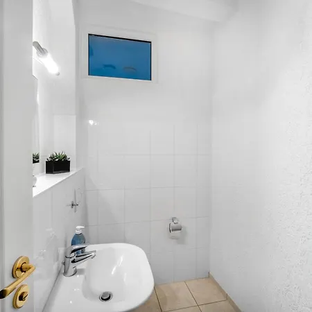 Work & Mit Kueche Und Badewanne *